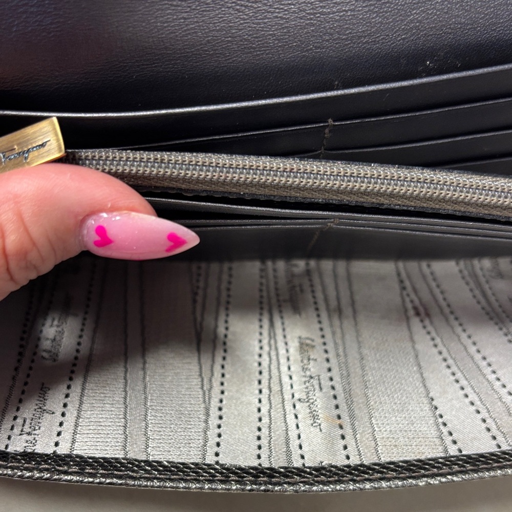 Salvatore Ferragamo Vintage Metallic Silver Wallet - Picture 7 of 13